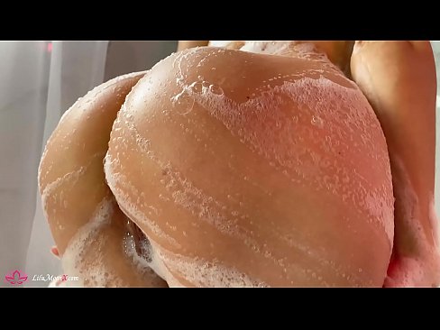 ❤️ Brunette Anapiga Pussy kwa Pussy kwa Vibrator hadi Orgasm kali katika Shower Pono ya Kirusi